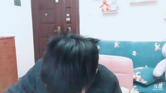 我在斗鱼看2B不过红姐直播户外