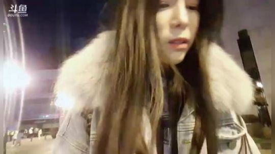 烙铁扎心了发布了一个斗鱼视频2019-01-01