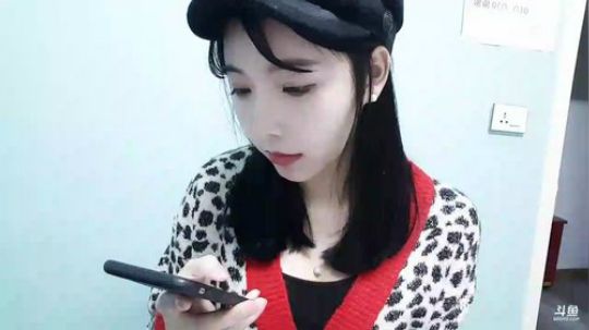 小姨子:看我学习唱歌打鼔吧 2018-12-27 16点场