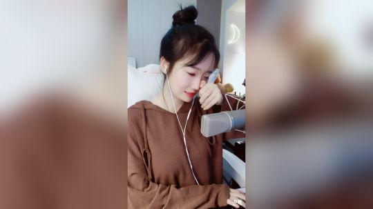 登月团丶离去发布了一个斗鱼视频2019-01-02