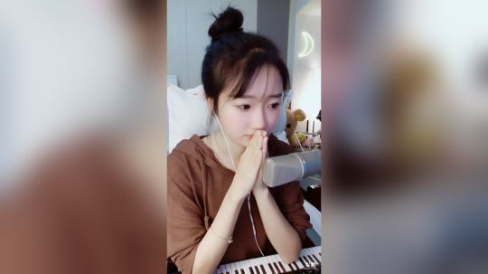 登月团丶离去发布了一个斗鱼视频2019-01-02