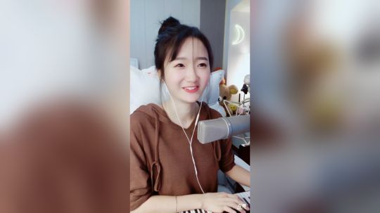 登月团丶离去发布了一个斗鱼视频2019-01-02