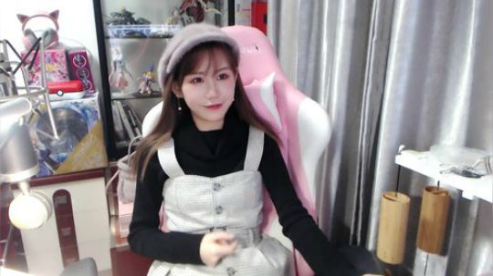 韩贤俊发布了一个斗鱼视频2019-01-02