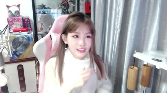 喵老师的圣诞树发布了一个斗鱼视频2019-01-02