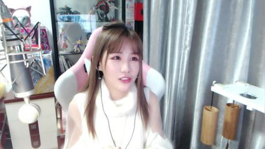 我本善良72发布了一个斗鱼视频2019-01-03