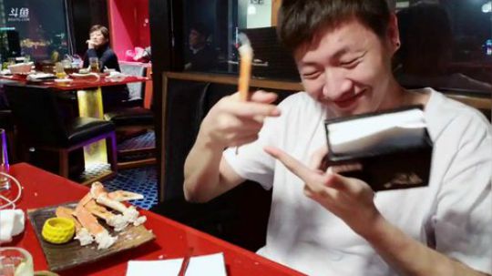 黑板君爱喝酸奶发布了一个斗鱼视频2019-01-03