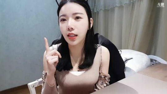 小姨子:看我学习唱歌打鼔吧 2018-12-28 15点场
