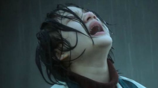 女生意外被传染X病，遭到全校同学欺辱，这部电影竟是票房黑马