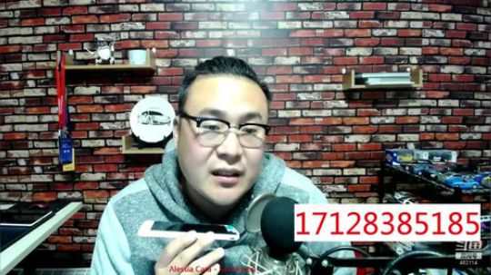 免费热线221，昂克赛拉后视镜索赔套路