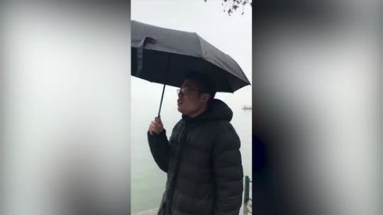 同学们，电竞潘安回来啦！