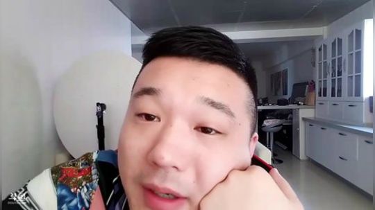 我在斗鱼看户外王总直播户外