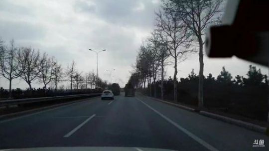 龙马精神丶老狼哥发布了一个斗鱼视频2019-01-05