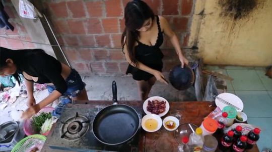 【野炊姐妹】越农姐妹做小菜