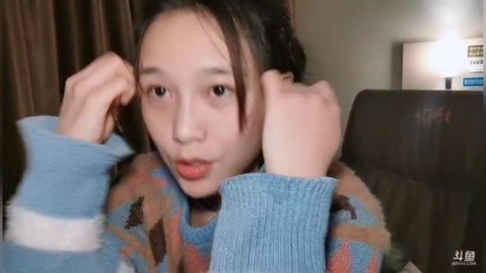 肖淑洁生命中的光和盐发布了一个斗鱼视频2019-01-07