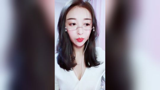 我在斗鱼看上官冰馨m直播颜值