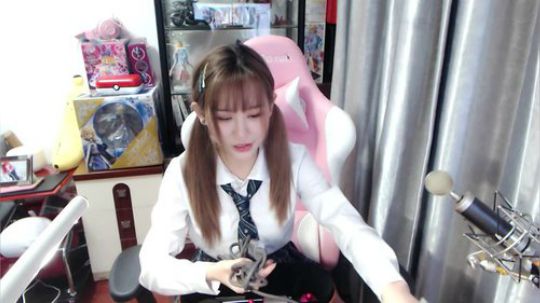 August丶21th发布了一个斗鱼视频2019-01-08