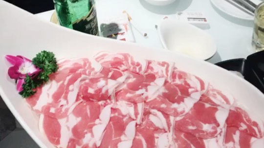 带妹妹吃饭