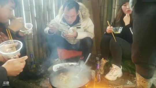 老二跟强仔的一天。 2019-01-08 15点场