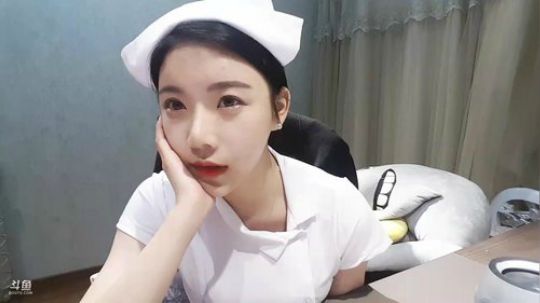 小姨子：空姐刮刮明天做个白衣天使 2019-01-09 20点场