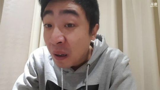 我在斗鱼看小主播无尽直播美食