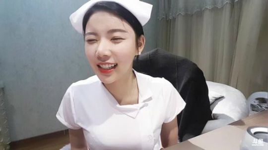 小姨子：空姐刮刮明天做个白衣天使 2019-01-09 19点场