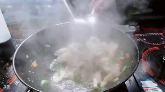 烙铁扎心了发布了一个斗鱼视频2019-01-10