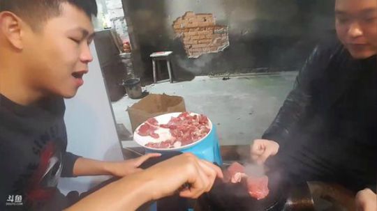羊腿肉烤起来 2019-01-11 20点场