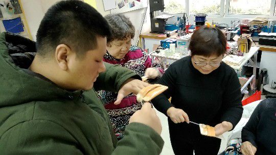 玩转创新屋 皮革大讲堂