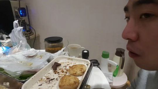 我在斗鱼看小主播无尽直播美食