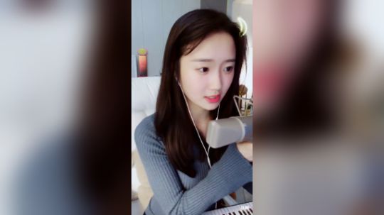 登月团丶离去发布了一个斗鱼视频2019-01-12