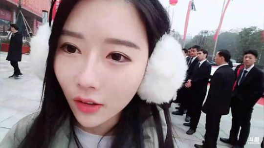 HHHISHHH发布了一个斗鱼视频2019-01-12