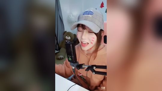hagetaka发布了一个斗鱼视频2019-01-12