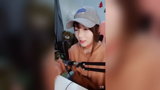 hagetaka发布了一个斗鱼视频2019-01-12