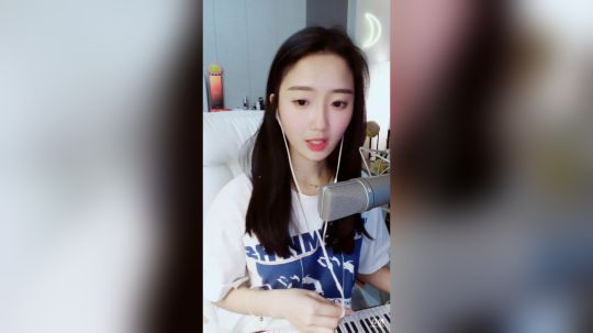 登月团丶离去发布了一个斗鱼视频2019-01-13