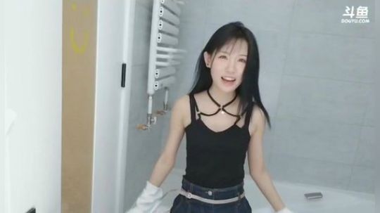 喵老师的圣诞树发布了一个斗鱼视频2019-01-14