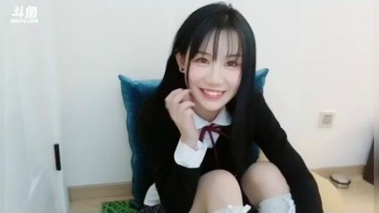 喵老师的圣诞树发布了一个斗鱼视频2019-01-15