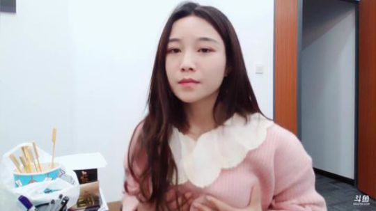 肖淑洁生命中的光和盐发布了一个斗鱼视频2019-01-15