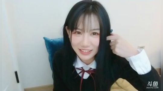 喵老师的圣诞树发布了一个斗鱼视频2019-01-16