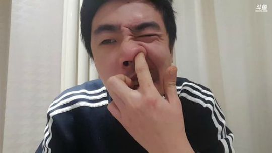 我在斗鱼看小主播无尽直播美食