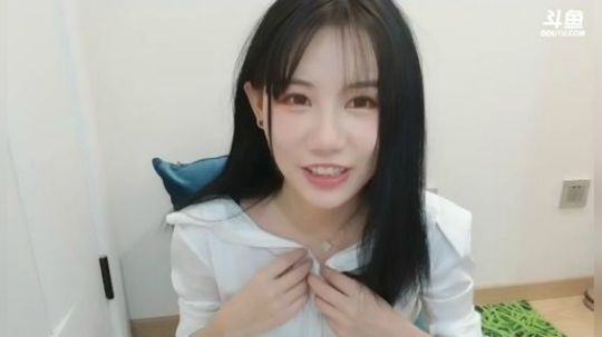 喵老师的圣诞树发布了一个斗鱼视频2019-01-17