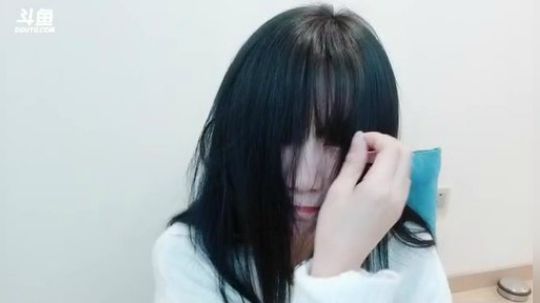 喵老师的圣诞树发布了一个斗鱼视频2019-01-17