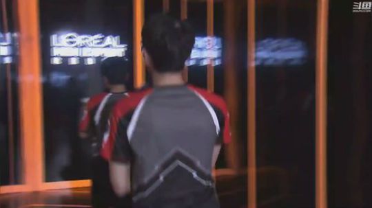 我在斗鱼看英雄联盟官方赛事直播英雄联盟