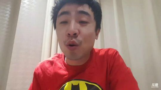 我在斗鱼看小主播无尽直播美食