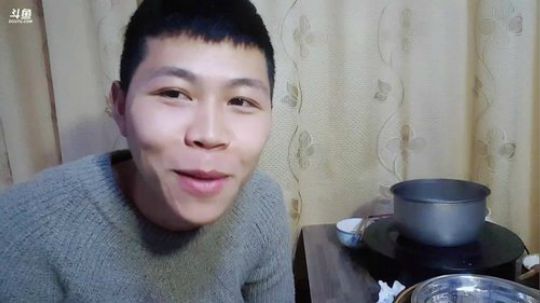 Tiramisu我喜欢发布了一个斗鱼视频2019-01-18