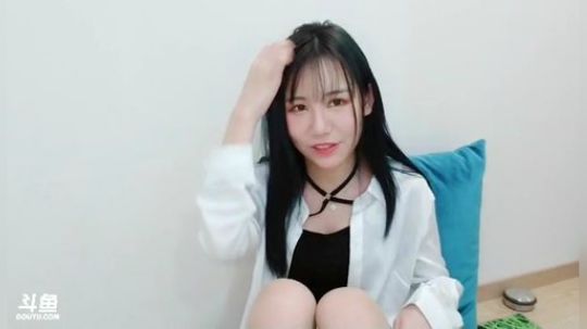 喵老师的圣诞树发布了一个斗鱼视频2019-01-18