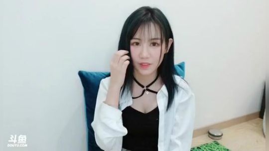 喵老师的圣诞树发布了一个斗鱼视频2019-01-19