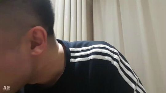 我在斗鱼看小主播无尽直播美食