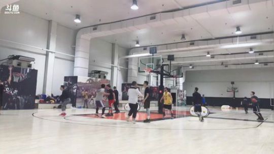 周末愉快.嘻嘻。 2019-01-19 16点场