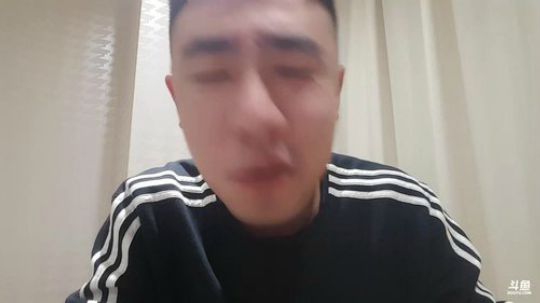 我在斗鱼看小主播无尽直播美食