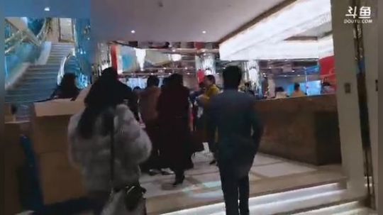 肖淑洁生命中的光和盐发布了一个斗鱼视频2019-01-20